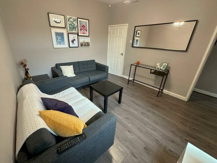 4 Bedroom Terraced House To Rent In Thornycroft Road, L15