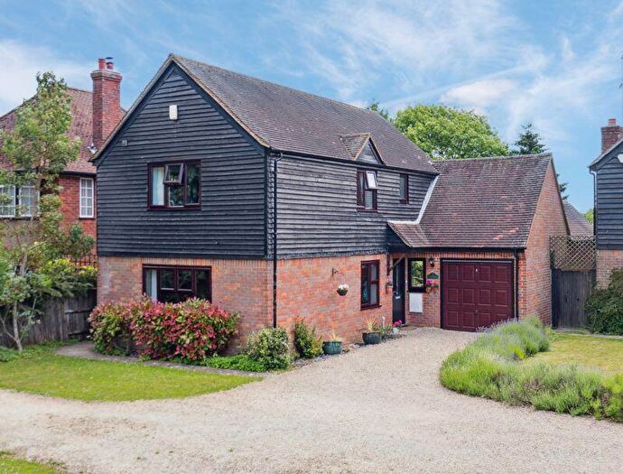 4 Bedroom Detached House For Sale In Stokenchurch, HP14