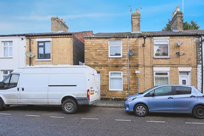 2 Bedroom End Of Terrace House For Sale In Whalley Street, Peterborough, PE1