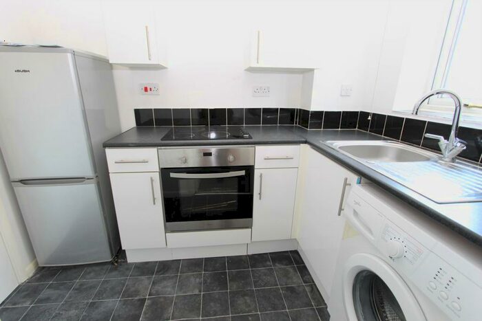 1 Bedroom Flat To Rent In Adlington Close, London, N18