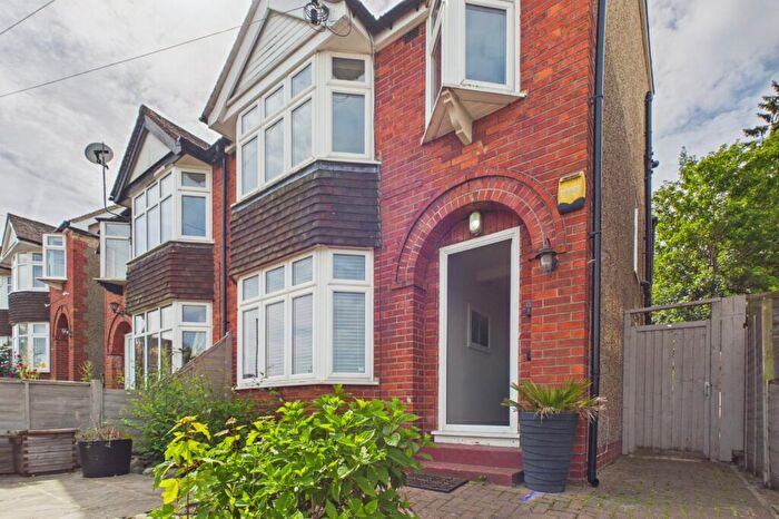 3 Bedroom Semi-Detached House To Rent In Argyle Road, Reading, Berkshire, RG1