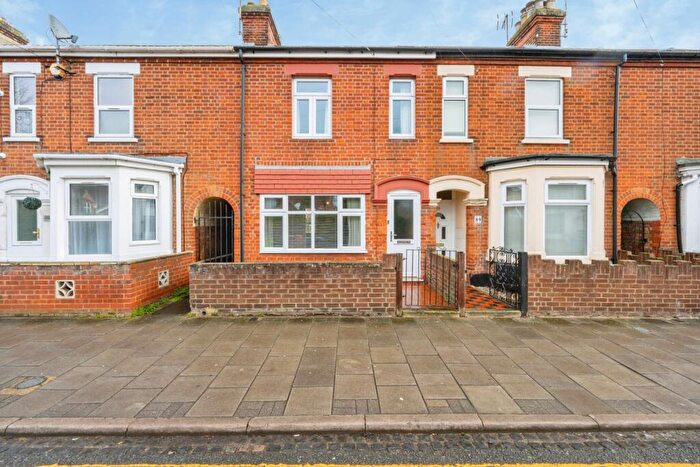 3 Bedroom Terraced House For Sale In Marlborough Road, Bedford, Bedfordshire, MK40