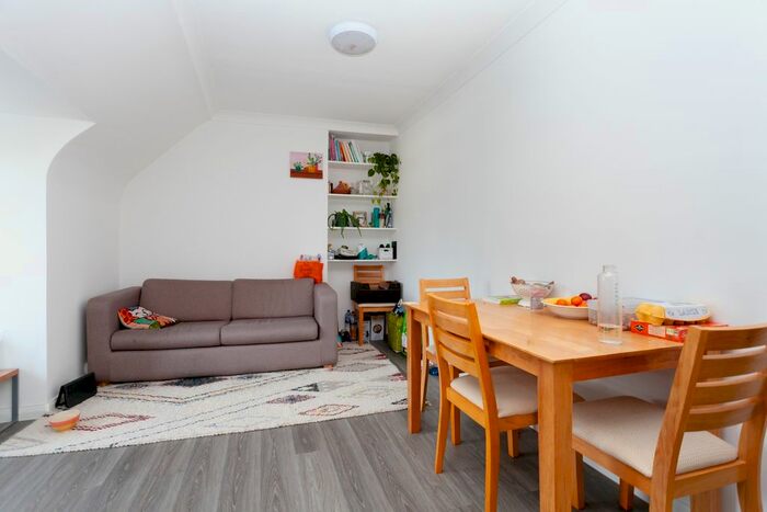 4 Bedroom Flat To Rent In Womersley Road, Crouch End, N8