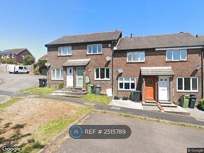 2 Bedroom End Of Terrace House To Rent In Quebec Gardens, Southampton, SO31