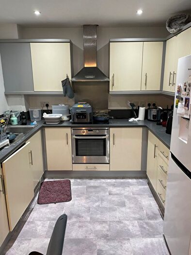 1 Bedroom Flat To Rent In Monarch Way, Ilford, IG2