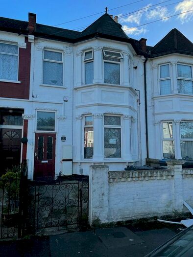 2 Bedroom Flat To Rent In Melfort Avenue, London, CR7