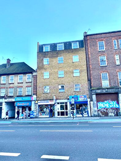 1 Bedroom Flat To Rent In Mile End Road, London, E1
