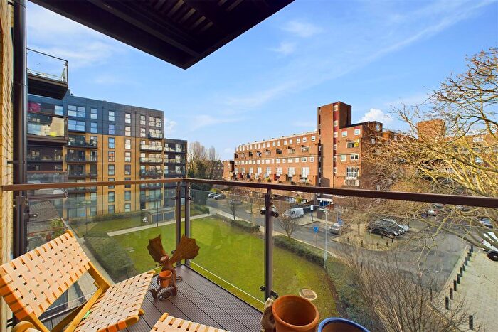 1 Bedroom Flat For Sale In Oakley House, Hotspur Street, London, SE11