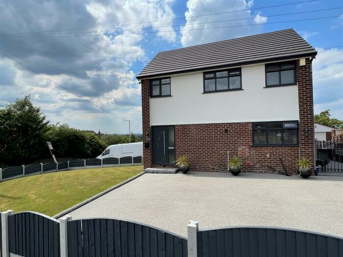 3 Bedroom Semi Detached House For Sale In Yew Tree Lane, Dukinfield, SK16