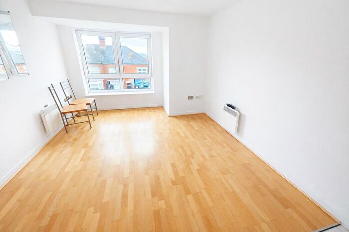 2 Bedroom Flat For Sale In Welford Road, Leicester, LE2