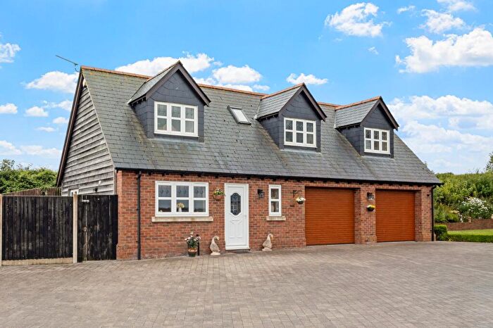 2 Bedroom Cottage To Rent In Winterborne Whitechurch, DT11