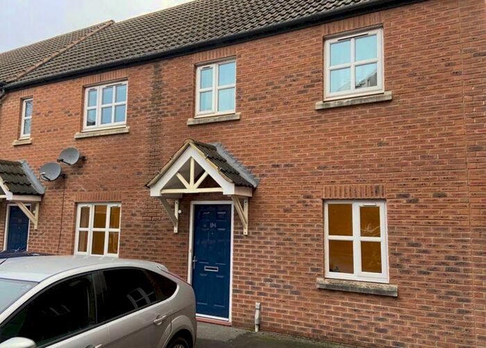 2 Bedroom Maisonette To Rent In Massingham Park, Taunton, TA2