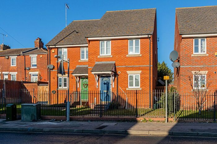 3 Bedroom Semi-Detached House For Sale In Harwich Road, Colchester, CO4