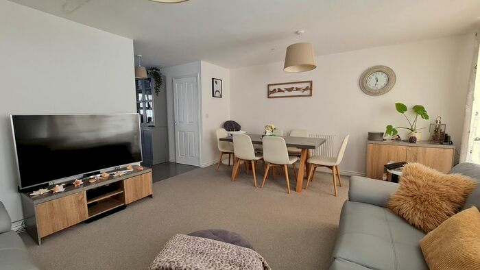 4 Bedroom Terraced House To Rent In Haven Street, Milton Keynes, Buckinghamshire, MK10