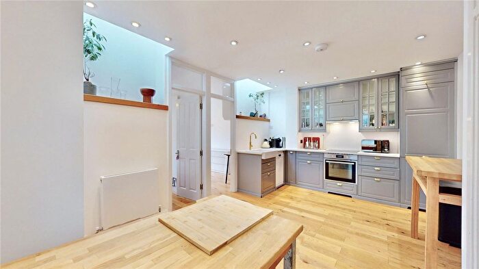 2 Bedroom Flat To Rent In Beresford Avenue, Hanwell, London, W7