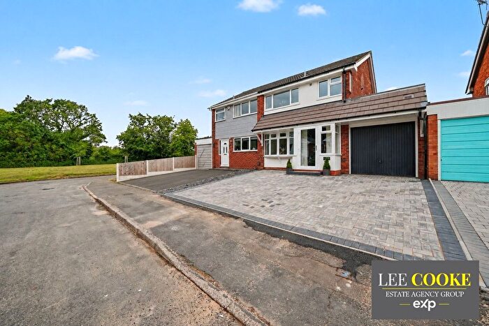 3 Bedroom Semi Detached House For Sale In Kingswood Drive, Norton Canes, Cannock, WS11
