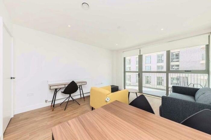 2 Bedroom Flat To Rent In Green Street, North Acton, NW10