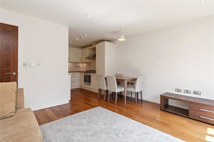 2 Bedroom Apartment To Rent In Clerkenwell Road, Clerkenwell, London, EC1M