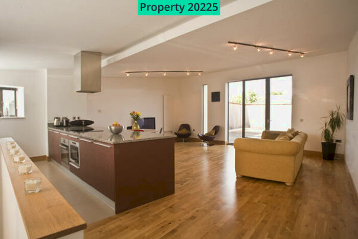 2 Bedroom Apartment To Rent In Christ's Lane, Cambridge, CB1