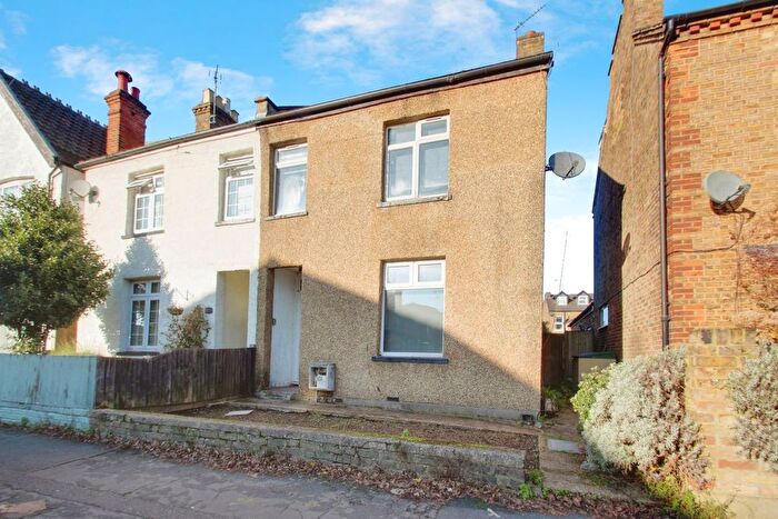 4 Bedroom Semi-Detached House To Rent In Wellington Road, Uxbridge, UB8