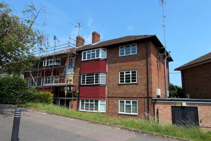 2 Bedroom Flat To Rent In Kimberley Drive, Sidcup, DA14