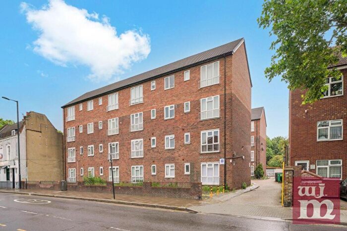 1 Bedroom Flat To Rent In Darwin Court, Plaistow, E13