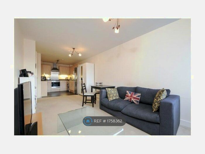 1 Bedroom Flat To Rent In Clapham Park Road, London, SW4
