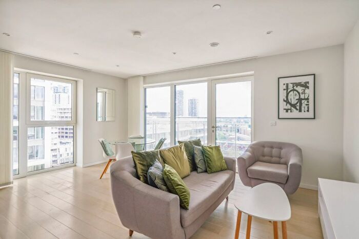 2 Bedroom Flat To Rent In Glasshouse Gardens, Stratford, E20