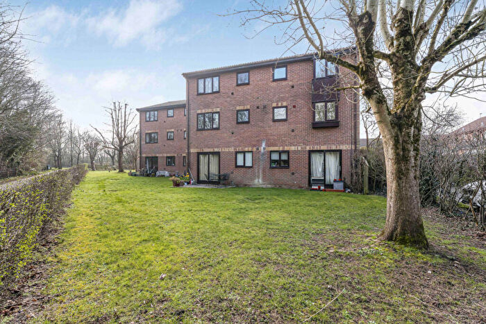 1 Bedroom Apartment For Sale In Franklyn Close, Abingdon, OX14