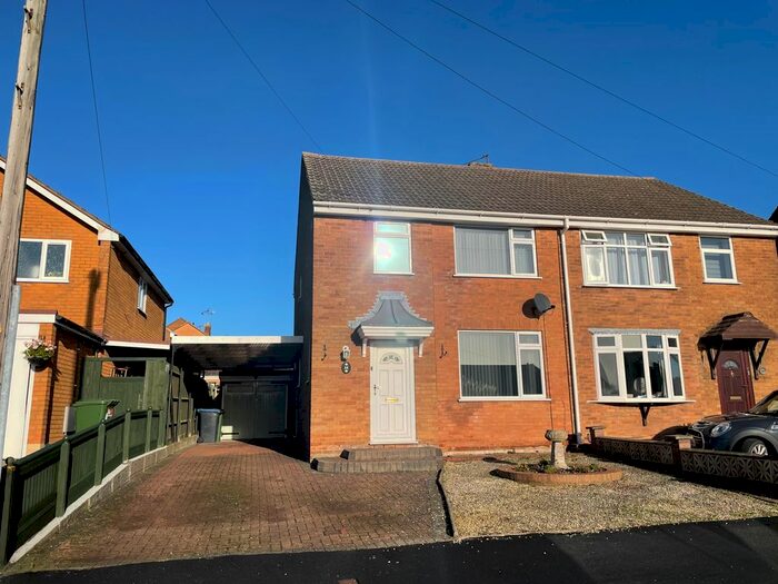 3 Bedroom Semi-Detached House To Rent In Holywell Road, Southam, CV47