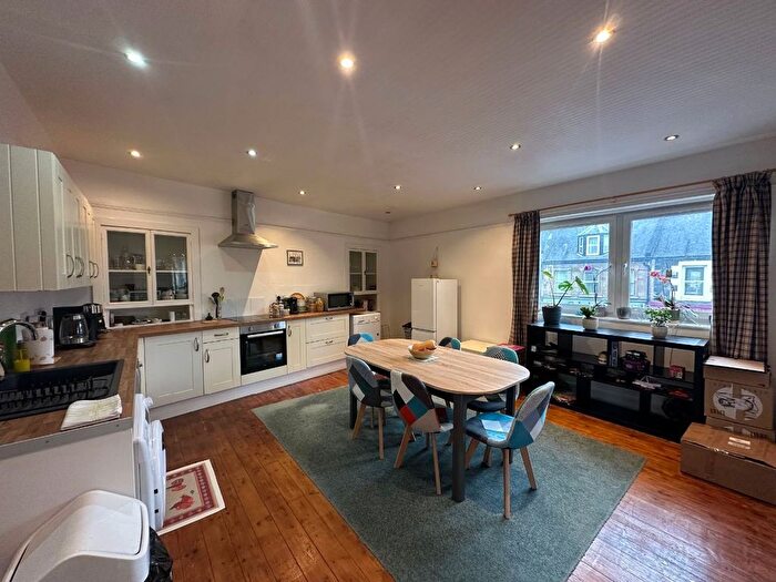 2 Bedroom Flat To Rent In High Street, Peebles, EH45