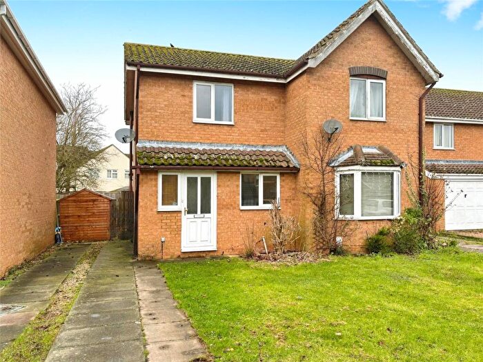 2 Bedroom Semi-Detached House For Sale In Banks Furlong, Chesterton, Bicester, OX26