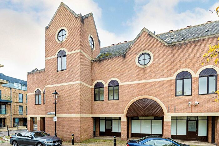 2 Bedroom Flat To Rent In Lawrence Parade, Lower Square, Isleworth, TW7