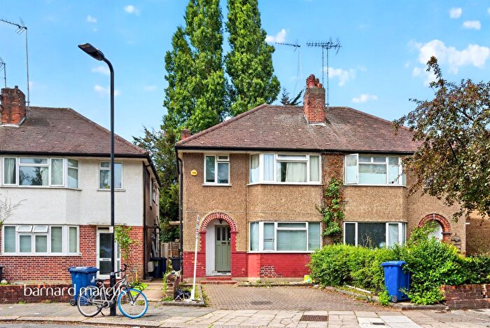 1 Bedroom Flat For Sale In Connell Crescent, London, W5