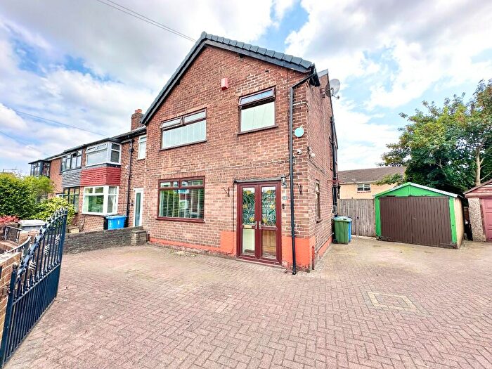 3 Bedroom End Of Terrace House For Sale In Boundary Grove, Sale, Cheshire, Greater Manchester, M33