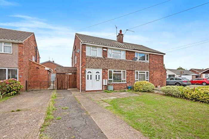 3 Bedroom Semi Detached House For Sale In - Rufford Close, Barton Seagrave, NN15