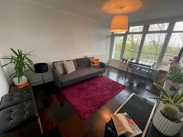 2 Bedroom Apartment To Rent In Eliot Bank, Forest Hill, London, SE23