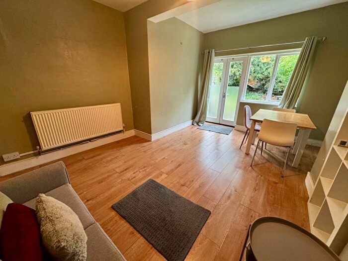 1 Bedroom Flat To Rent In Brackenbury Gardens, London, W6