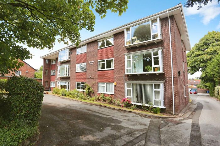2 Bedroom Flat For Sale In Didsbury Road, Heaton Mersey, Stockport, SK4