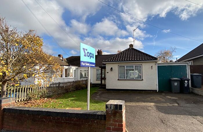 2 Bedroom Semi-Detached Bungalow For Sale In Hatfield Road, Rayleigh, SS6