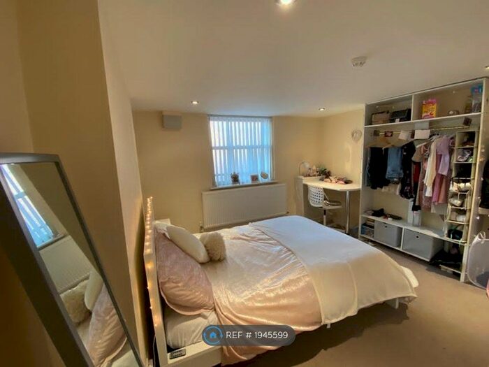 5 Bedroom Flat To Rent In North View, Edge Hill, Liverpool, L7