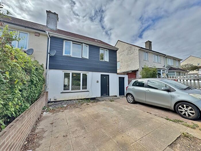 3 Bedroom Semi-Detached House For Sale In Pendennis Road, Paulsgrove, PO6