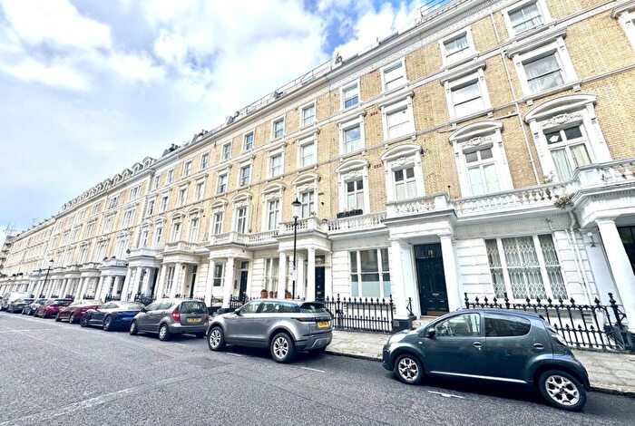 Studio To Rent In Clanricarde Gardens, London, W2
