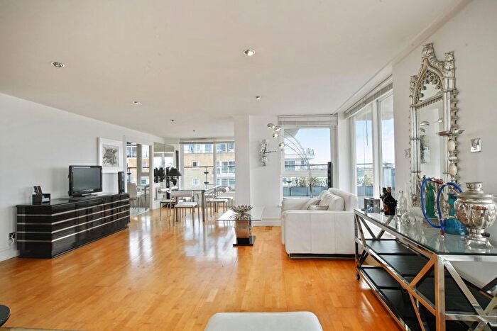 3 Bedroom Flat To Rent In Smugglers Way, Wandsworth, SW18