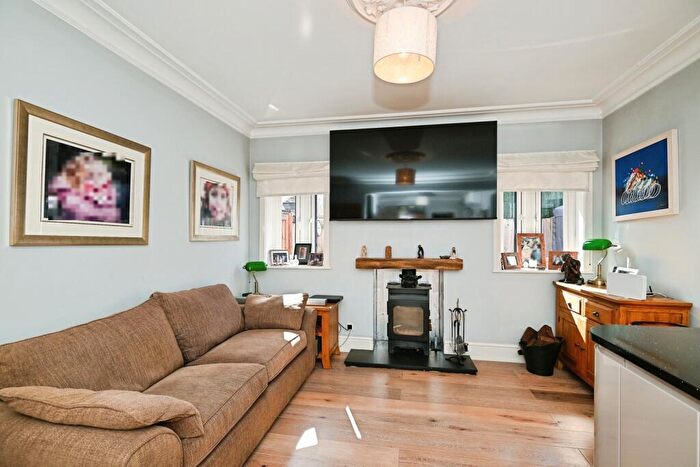 4 Bedroom Detached House For Sale In Queens Road, Maidstone, Kent, ME16