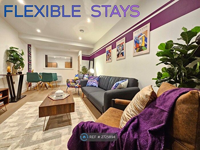 2 Bedroom Flat To Rent In Leeds City Center, Leeds, LS9