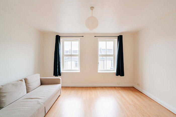 1 Bedroom Flat For Sale In West Street, Bedminster, Bristol, BS3