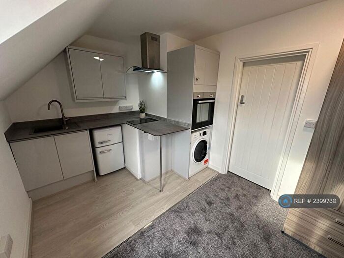 11 Bedroom Detached House To Rent In Jiggins Lane, Birmingham, B32