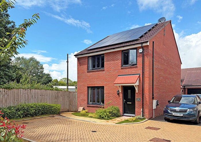 4 Bedroom Detached House For Sale In Sion Close, Honiton, EX14