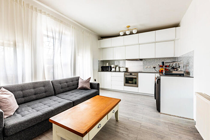 2 Bedroom Flat For Sale In Avonmouth Road, Avonmouth, Bristol, BS11